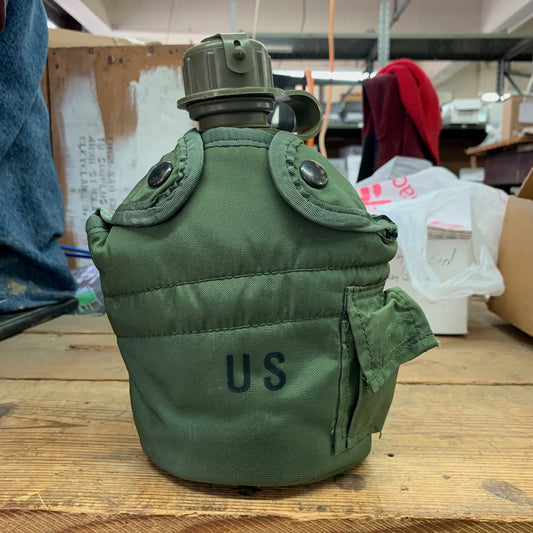 US Military Olive Drab 1 Quart Water Canteen w/ Cover (Used) (8465-00-860-0256)