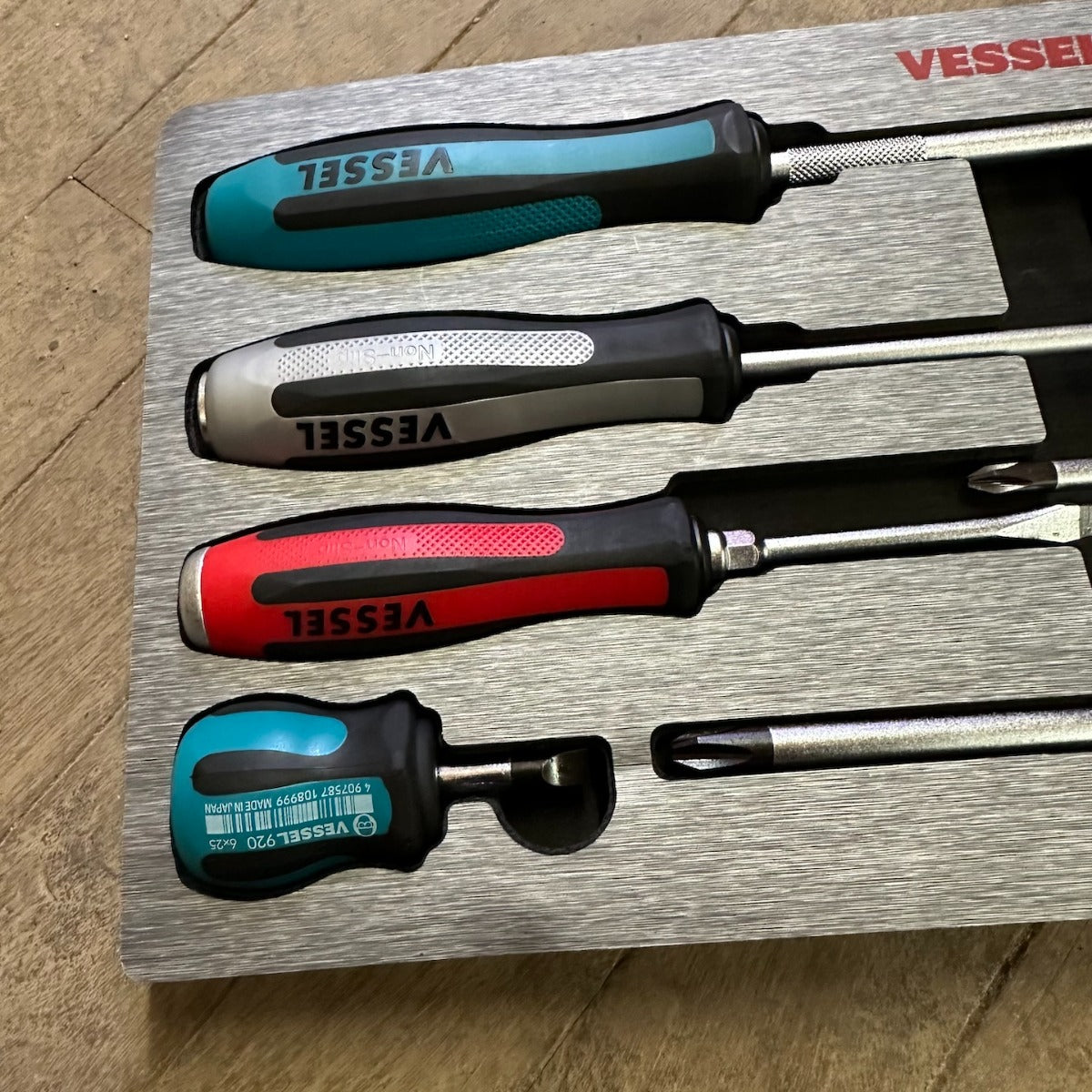 Vessel 8 Pc Megadora Impacta Assorted Screwdriver Set (980MIXEVA)